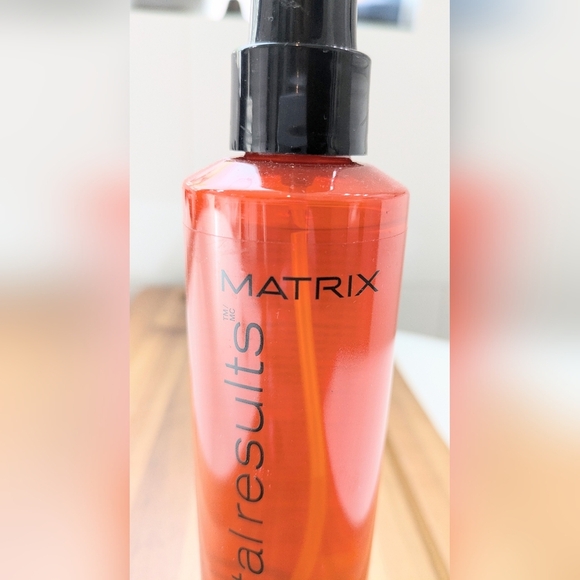 Matrix total results mega sleek iron smoother, 8.5 fluid oz - Picture 5 of 9